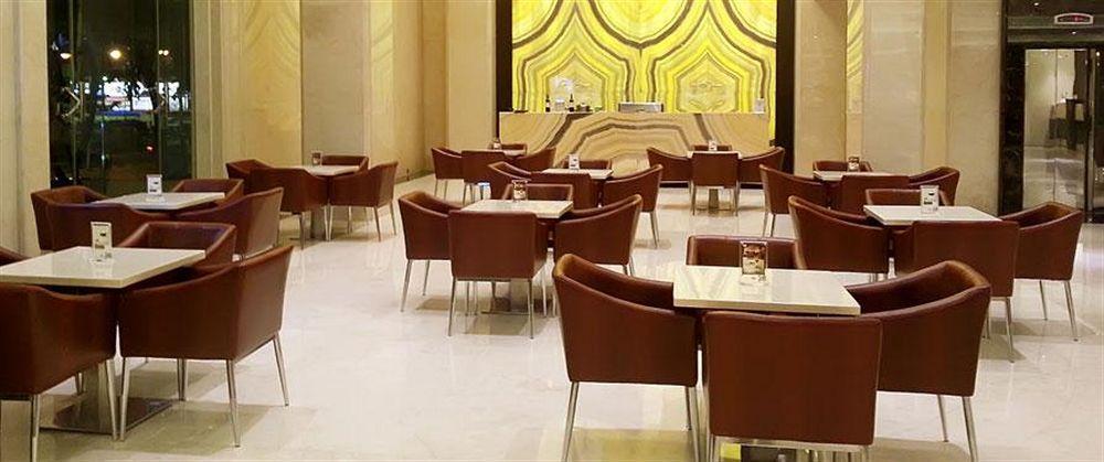 Four Points By Sheraton Medan Extérieur photo