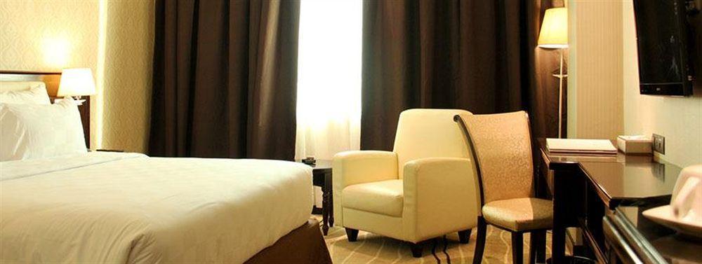 Four Points By Sheraton Medan Extérieur photo